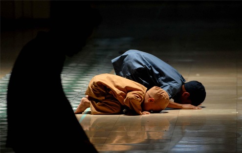 http://theactadiurna.files.wordpress.com/2012/04/muslim-children-pray.jpg